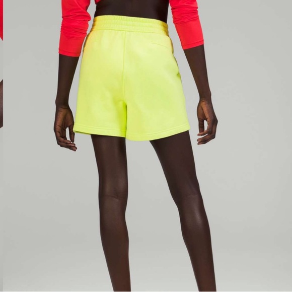 Lululemon Women Sz 4 Loungeful High-Rise Fleece Short 4" Electric Lemon - Picture 4 of 12